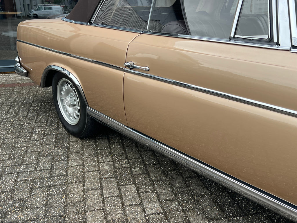 VERKOCHT MERCEDES 220SE