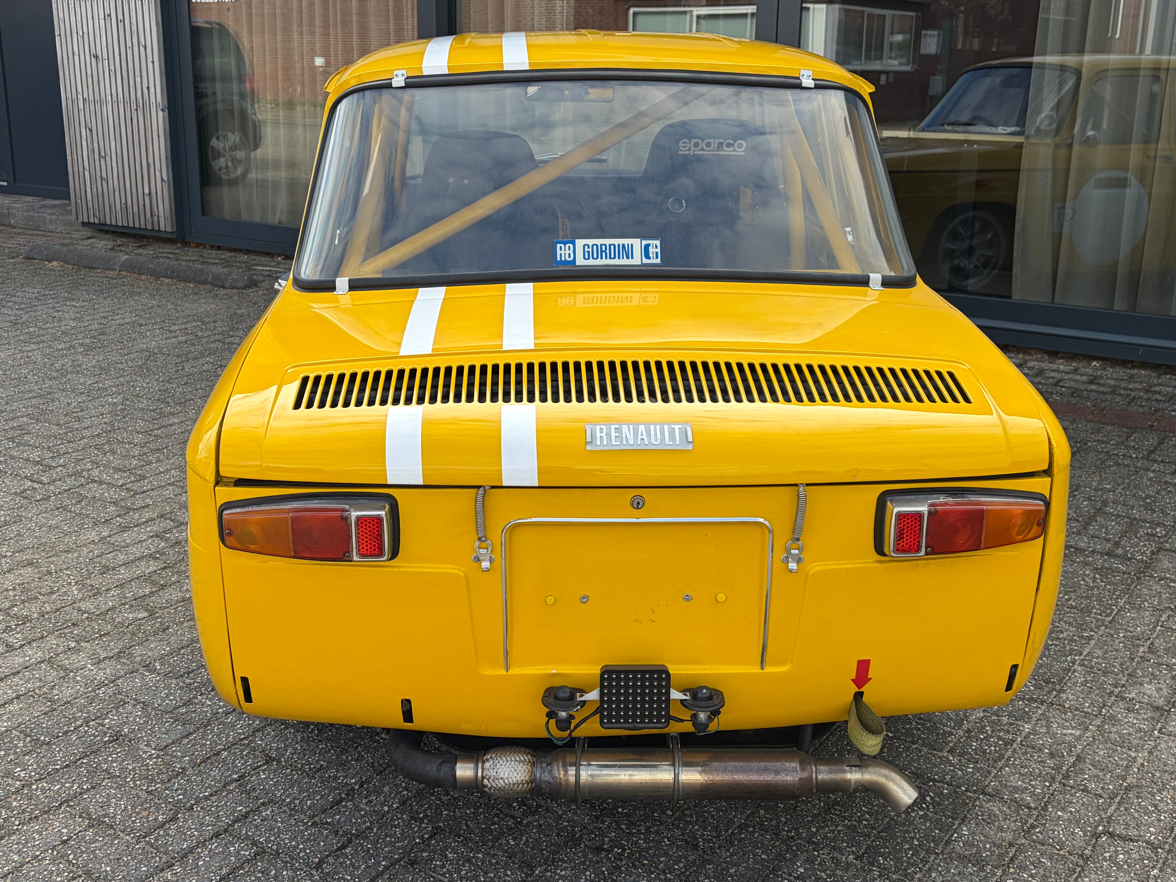 RENAULT R8